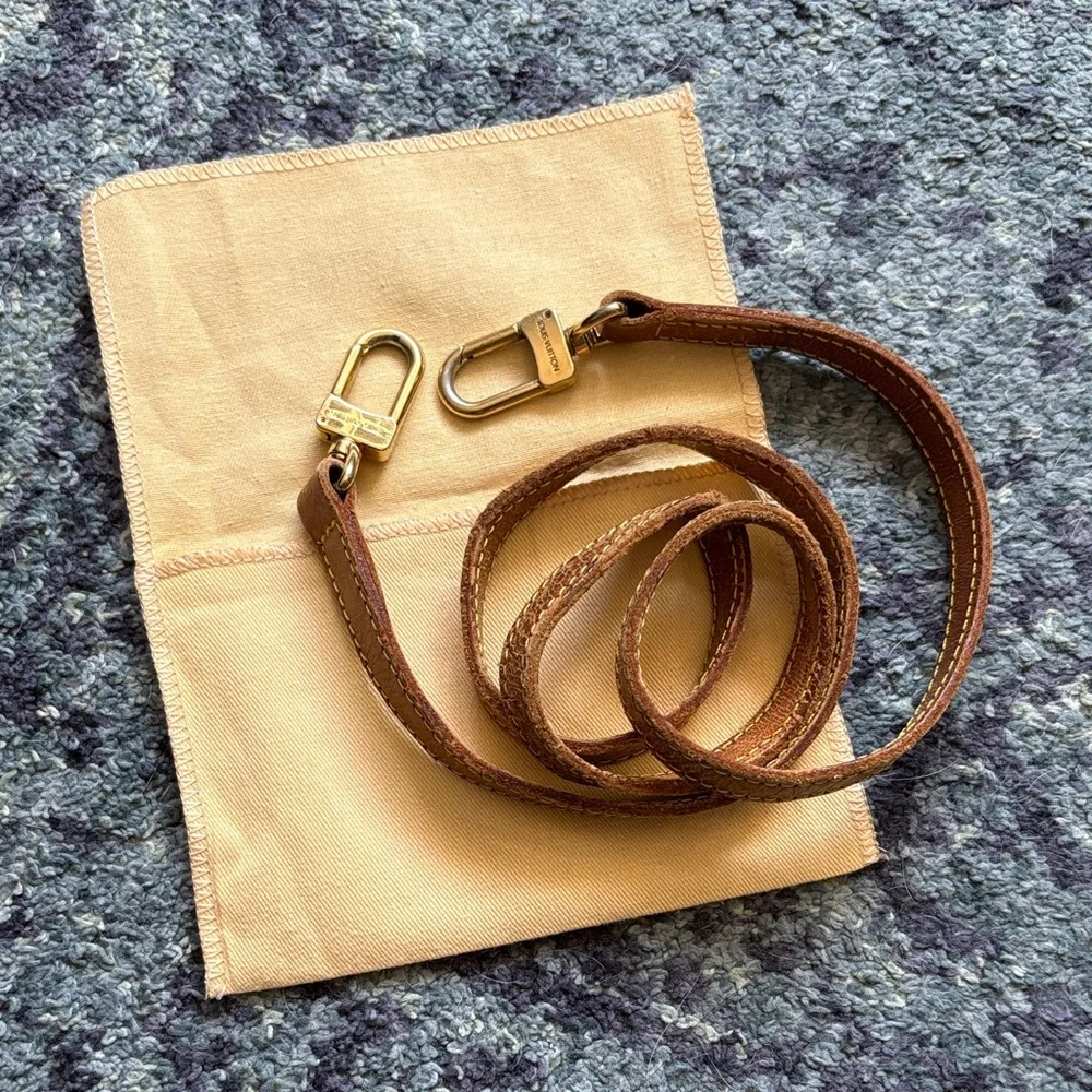 Replacement Louis Vuitton Gold Hardware (with original strap) - Picture 2 of 11